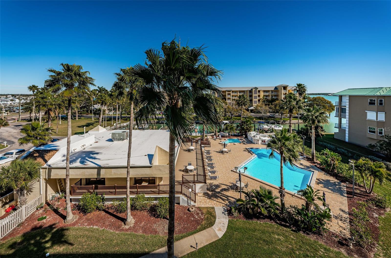 BOCA VISTA CONDOMINUM - Residential