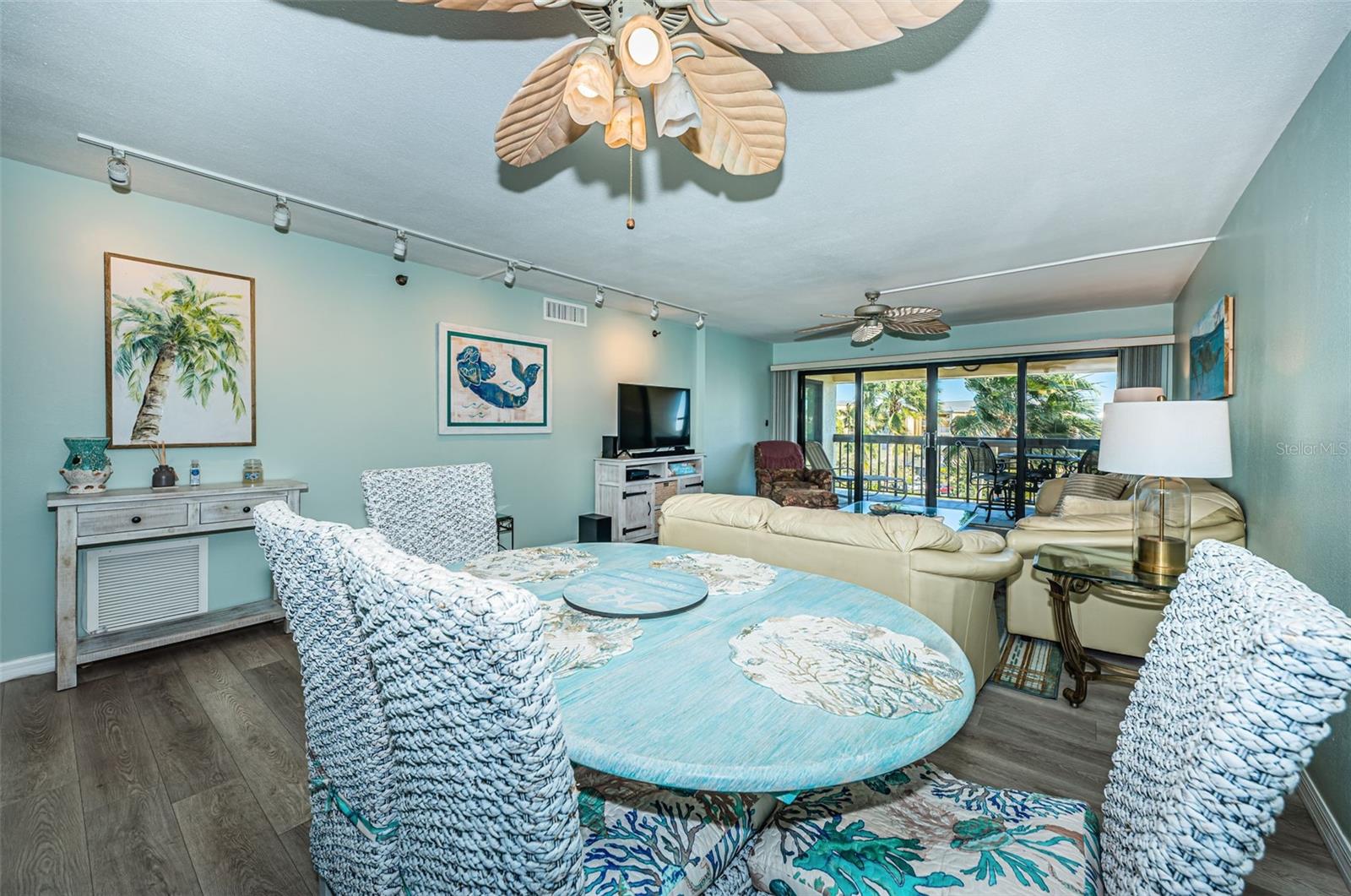 BOCA VISTA CONDOMINUM - Residential