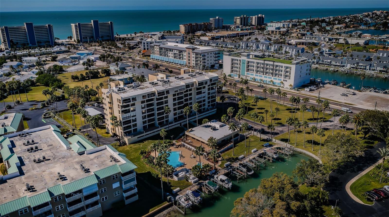 BOCA VISTA CONDOMINUM - Residential