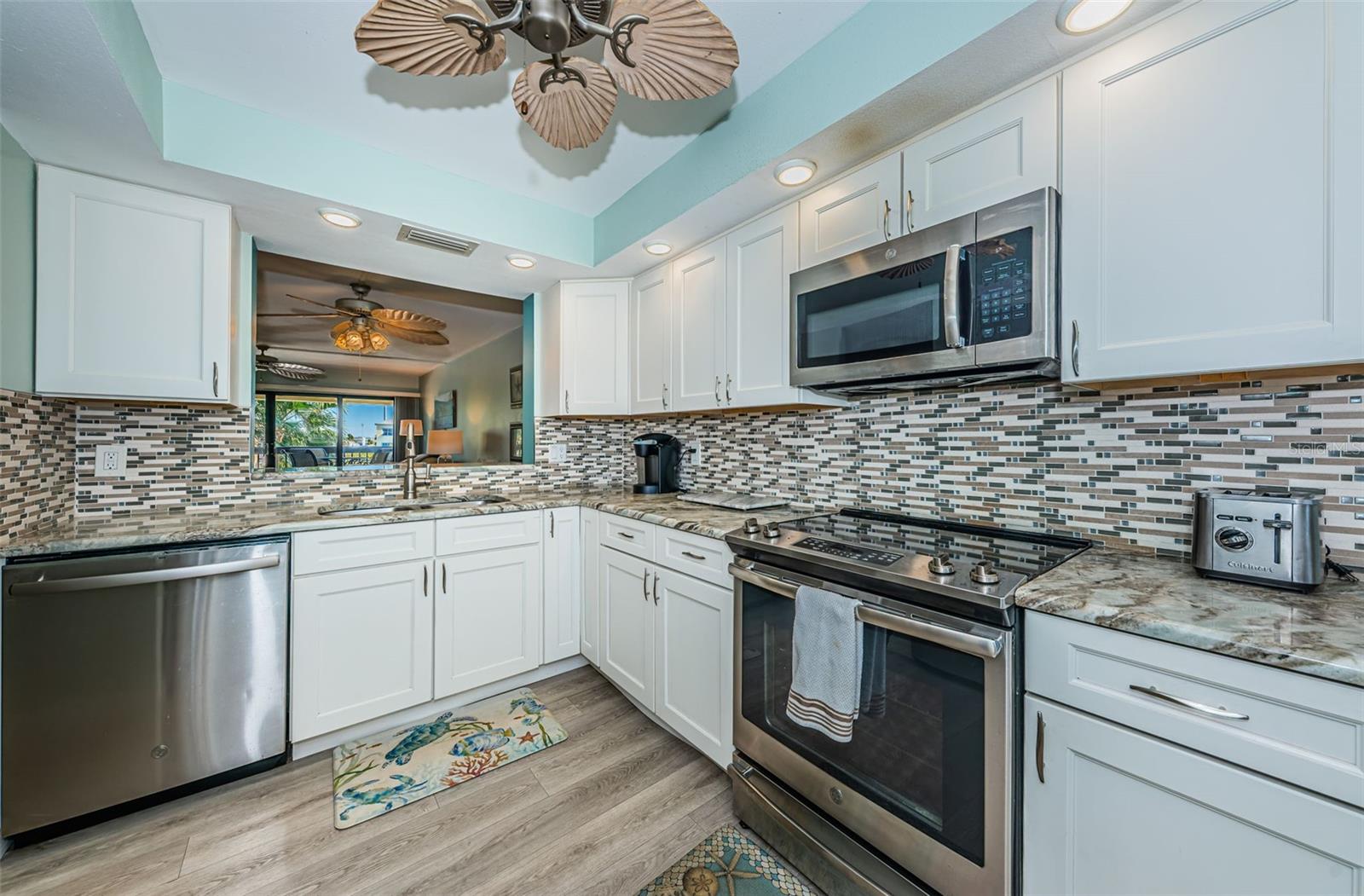 BOCA VISTA CONDOMINUM - Residential