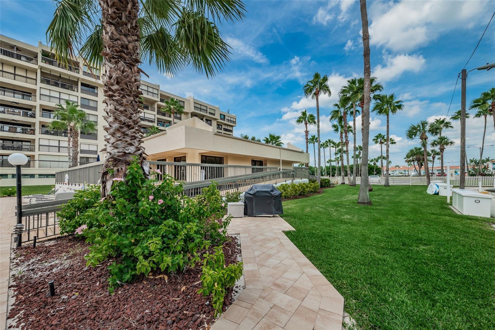 BOCA VISTA CONDOMINUM - Residential