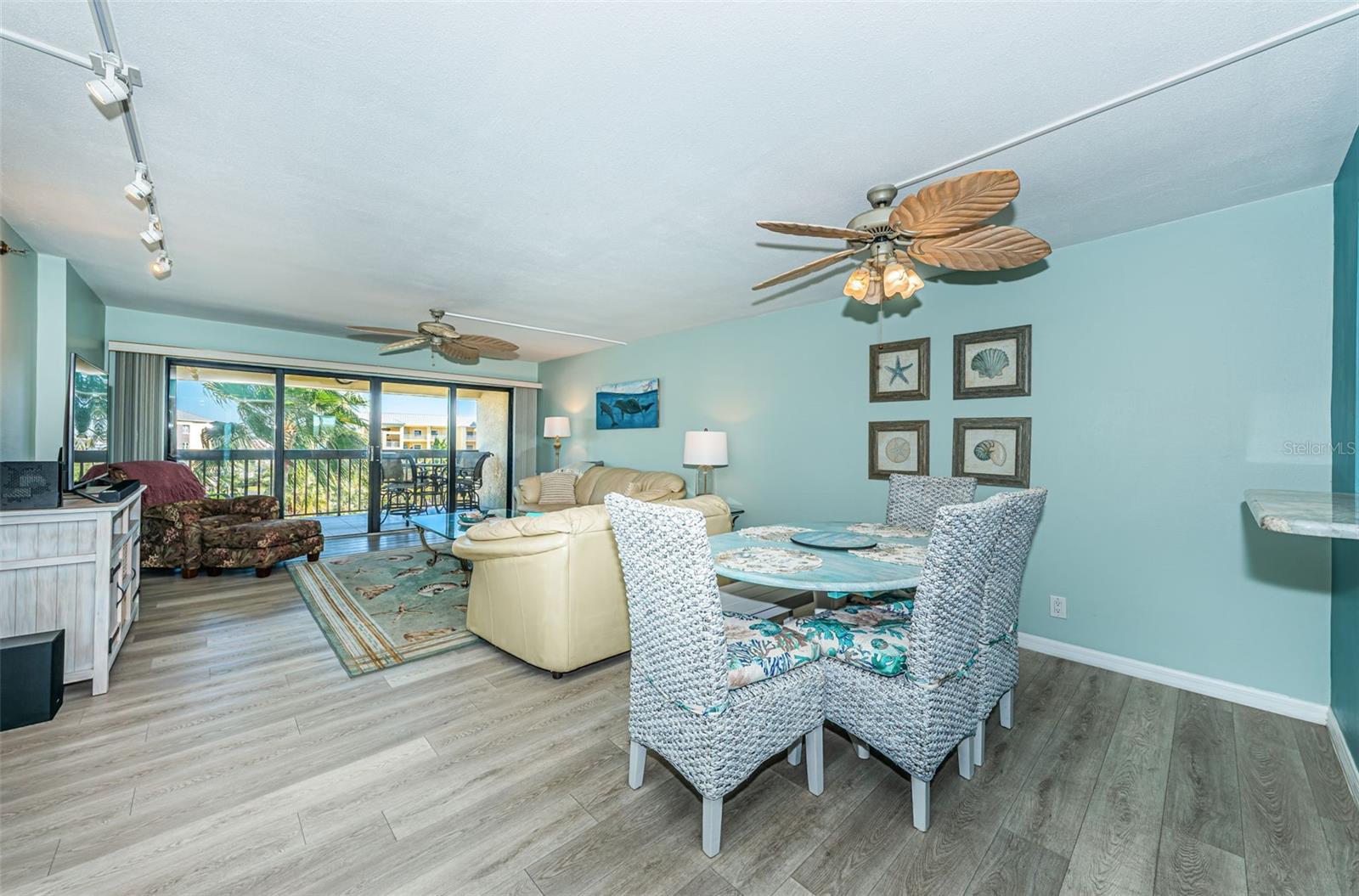 BOCA VISTA CONDOMINUM - Residential