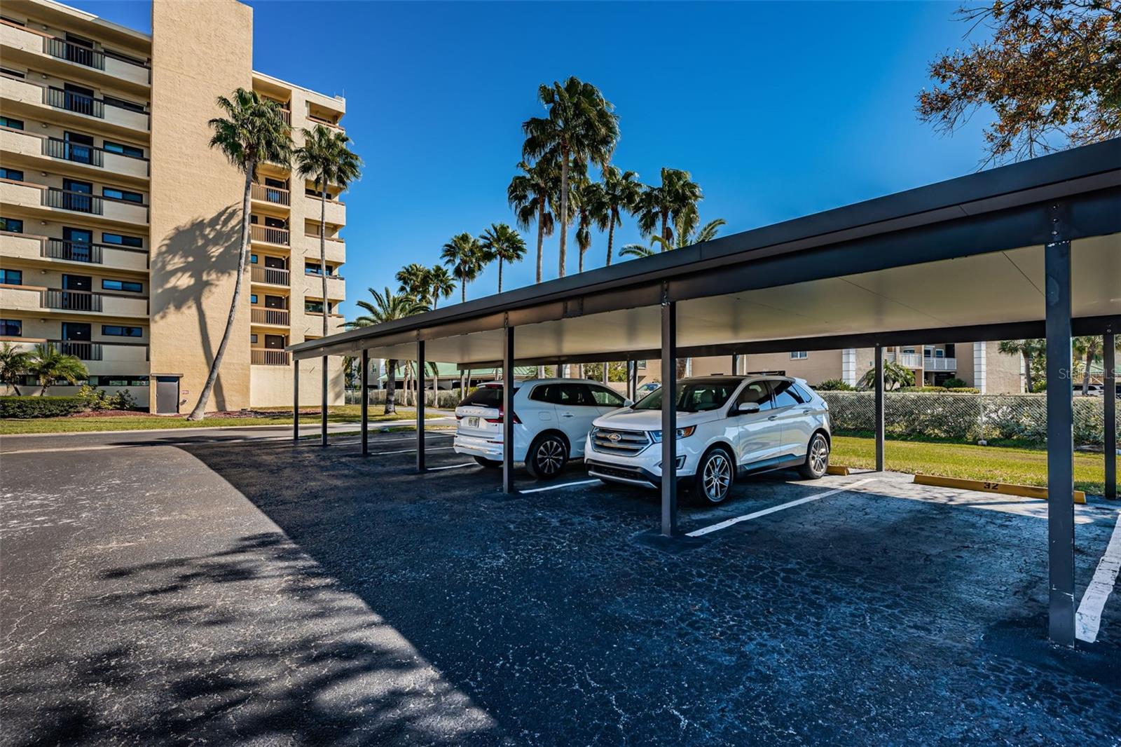 BOCA VISTA CONDOMINUM - Residential