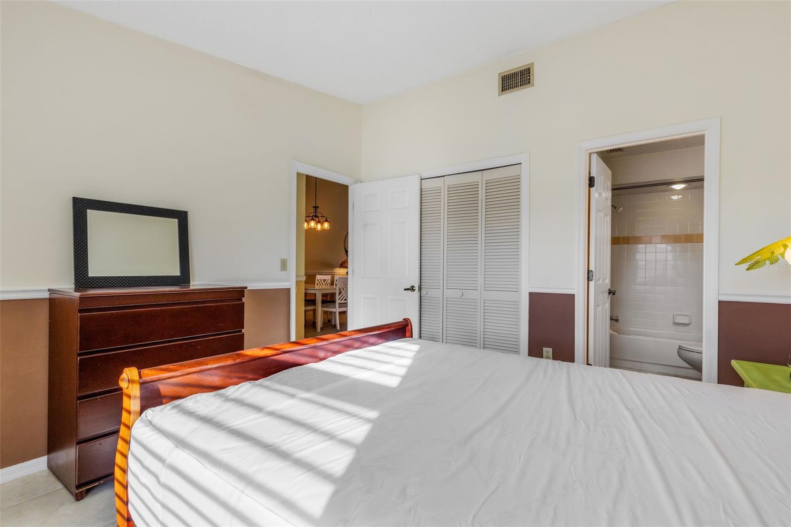 WEYBRIDGE - Residential