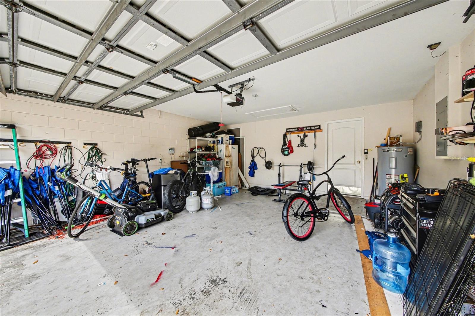 WINDING HOLLOW - Residential