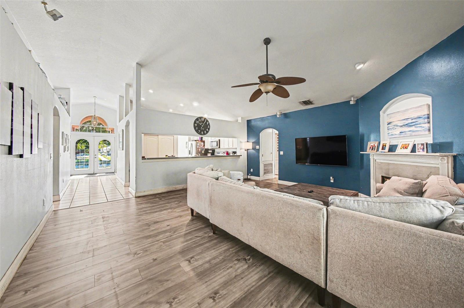 WINDING HOLLOW - Residential