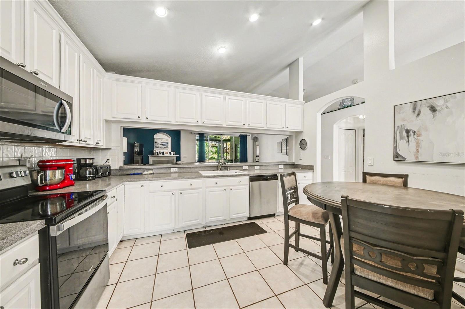 WINDING HOLLOW - Residential