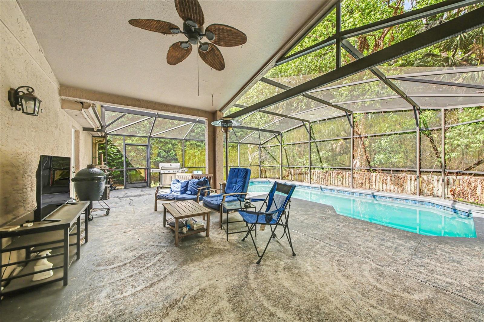 WINDING HOLLOW - Residential