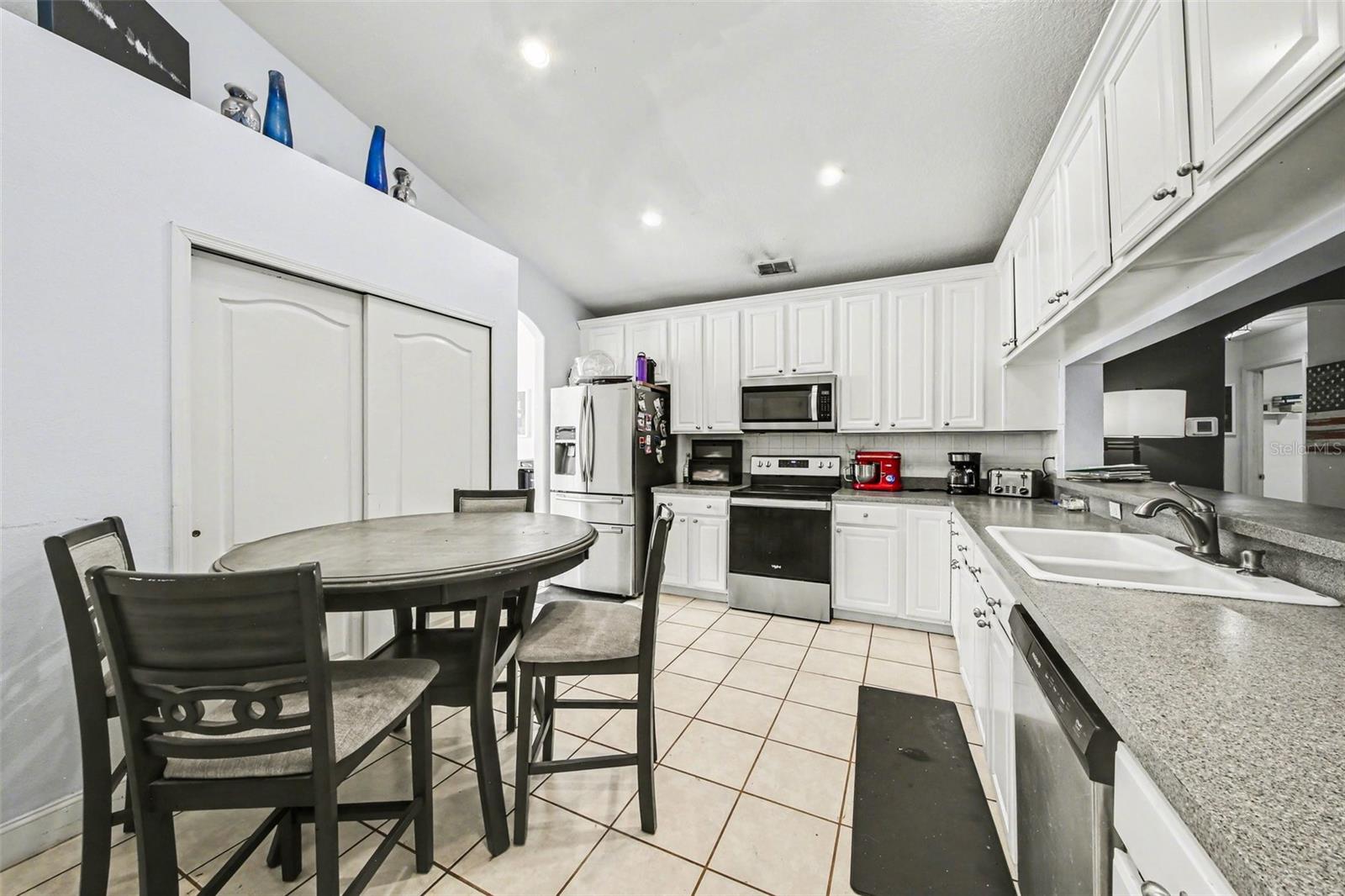 WINDING HOLLOW - Residential