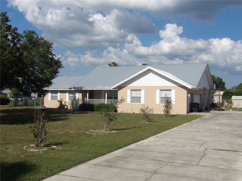 A home in LAKELAND