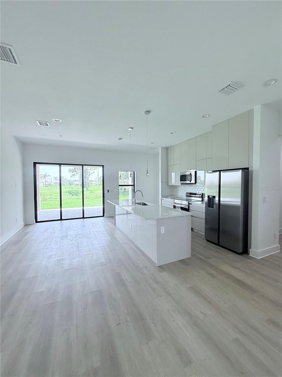 ROTONDA LAKES - Residential