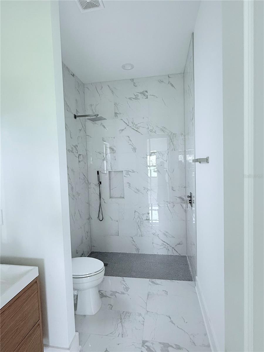 ROTONDA LAKES - Residential