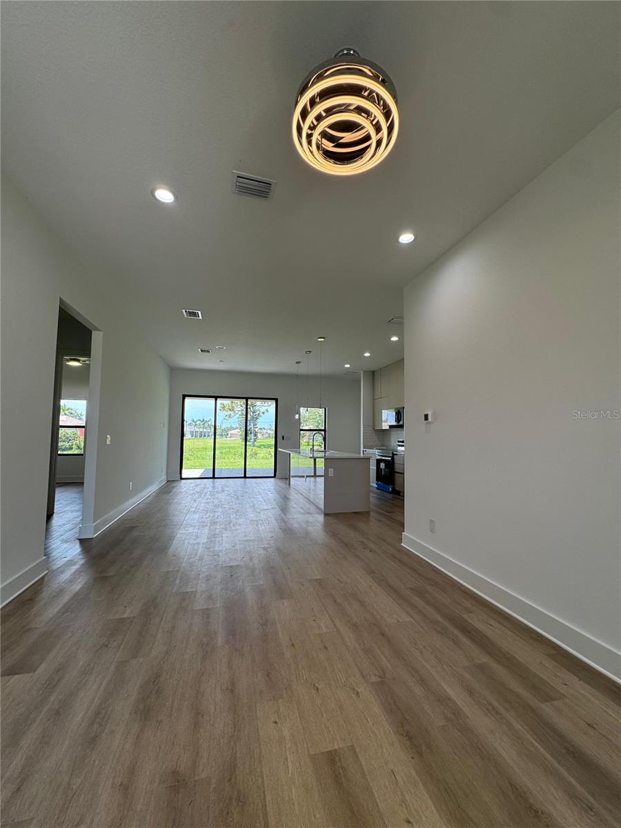 ROTONDA LAKES - Residential