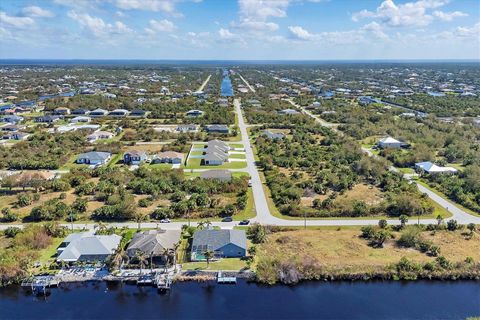 A home in PORT CHARLOTTE