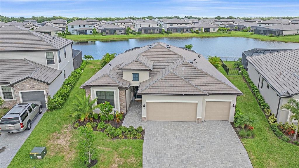 Photo of 15437 White Linen Drive, Bradenton, FL 34211 (MLS # A4657502)