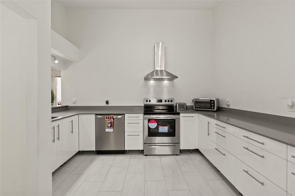 Photo of 5623 Monte Rosso Road, Sarasota, FL 34243 (MLS # A4689751)