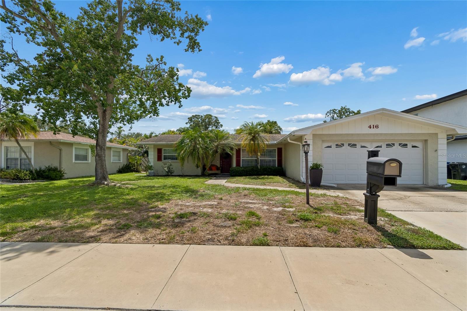 416 MAPLEWOOD DRIVE