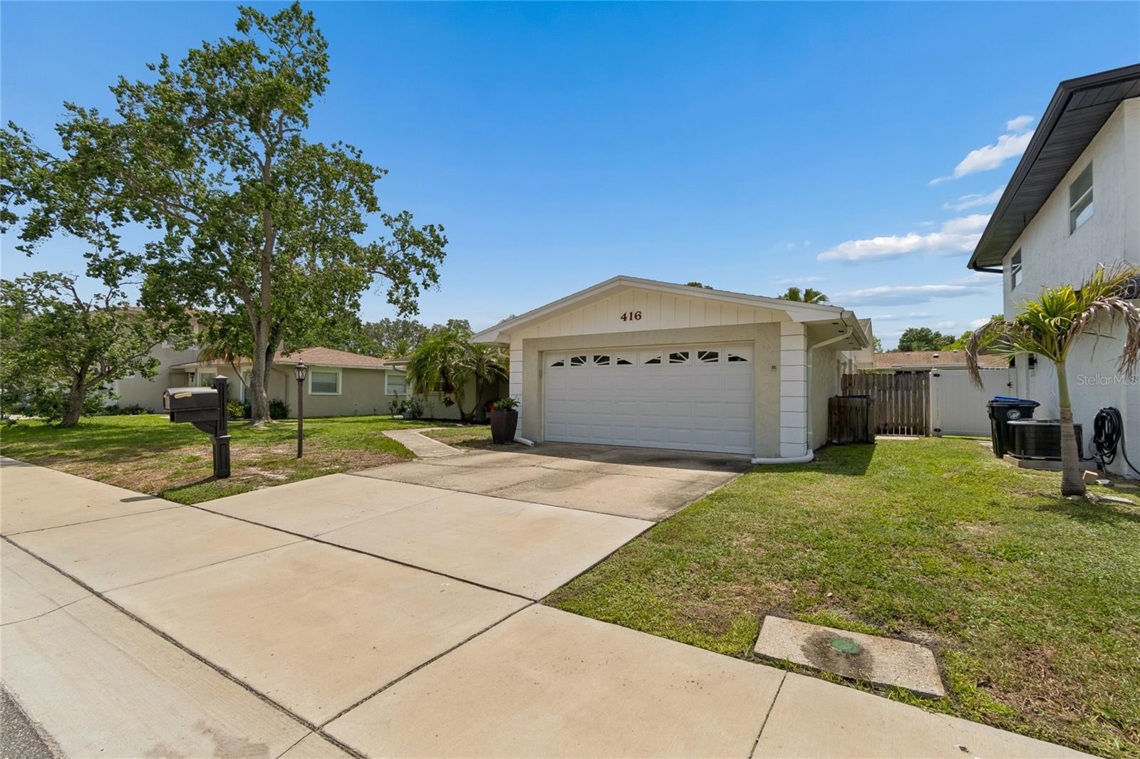 416 MAPLEWOOD DRIVE