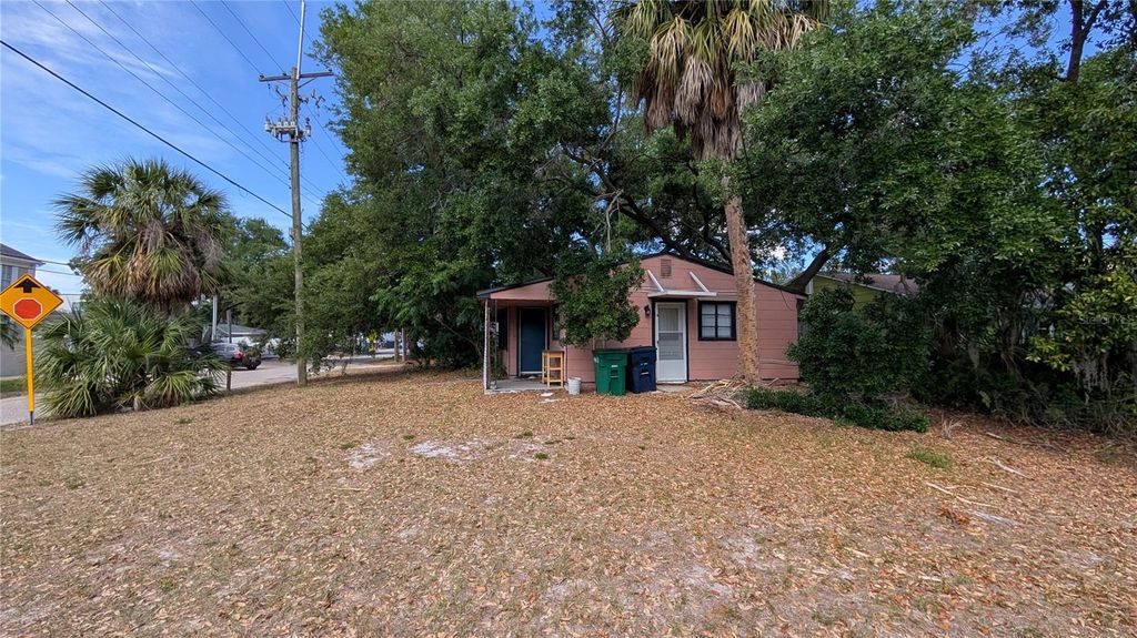 Photo of 2801 W Cleveland Street, Tampa, FL 33609 (MLS # TB8501615)