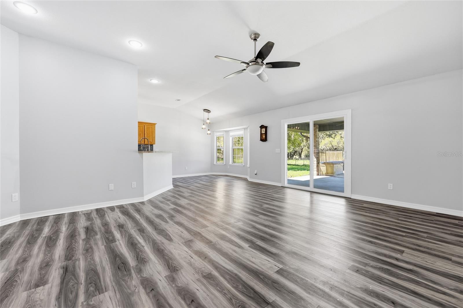 462 SW FAIRLINGTON COURT