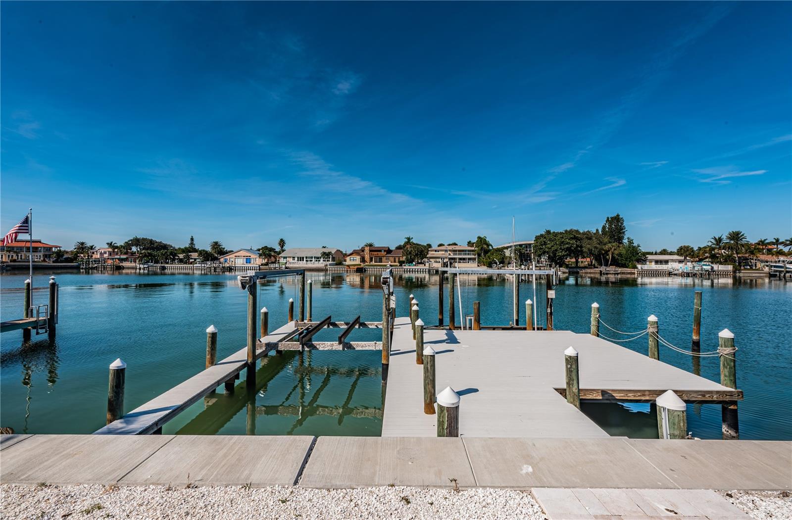 BELLEVUE ESTATES ISLAND 2ND ADD - Residential