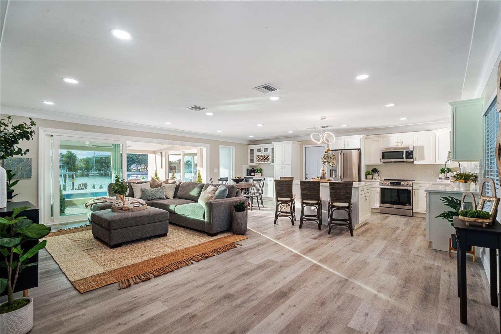 BELLEVUE ESTATES ISLAND 2ND ADD - Residential