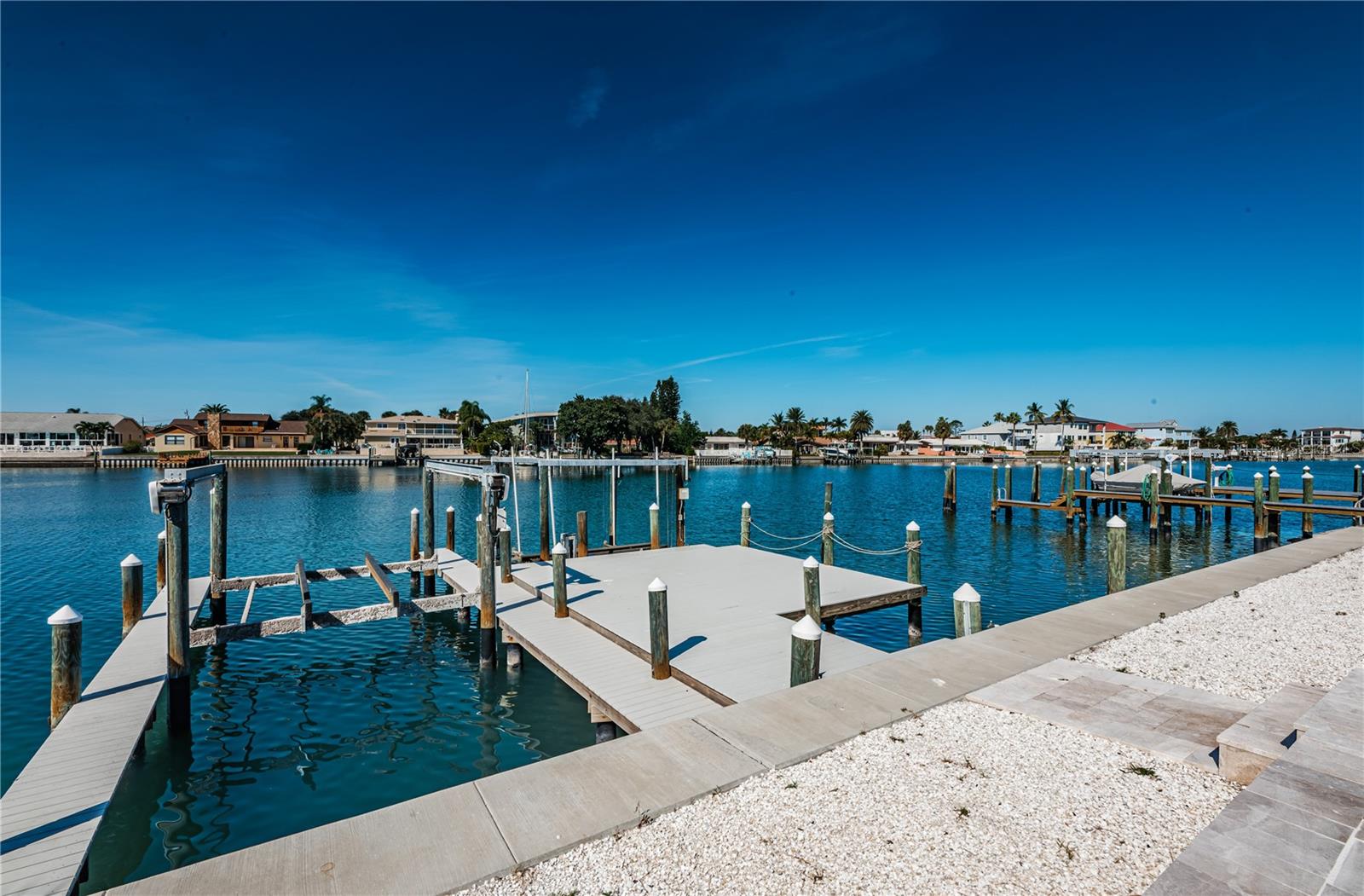 BELLEVUE ESTATES ISLAND 2ND ADD - Residential