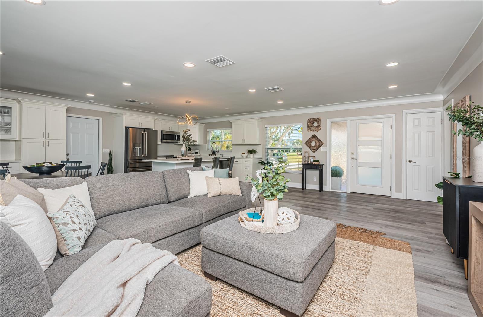 BELLEVUE ESTATES ISLAND 2ND ADD - Residential