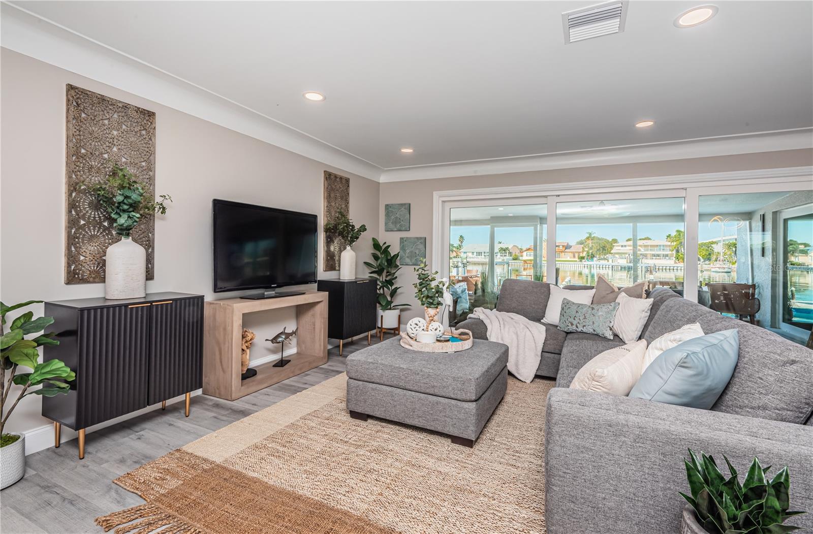 BELLEVUE ESTATES ISLAND 2ND ADD - Residential