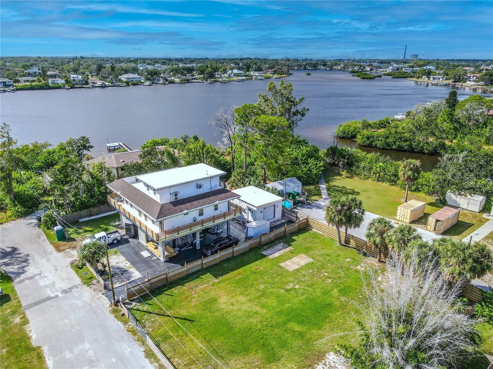 BAYOU GARDENS - Land