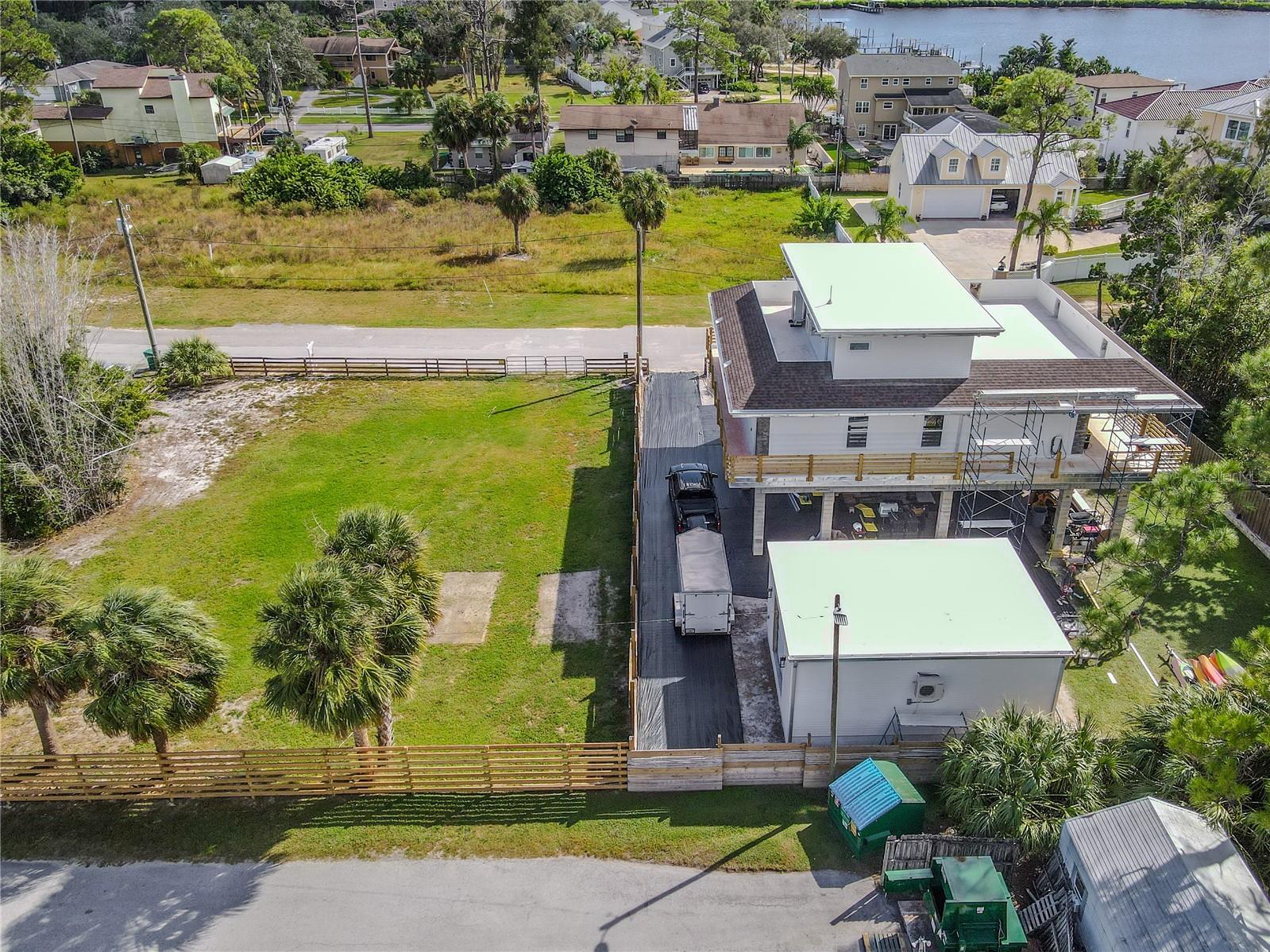 BAYOU GARDENS - Land