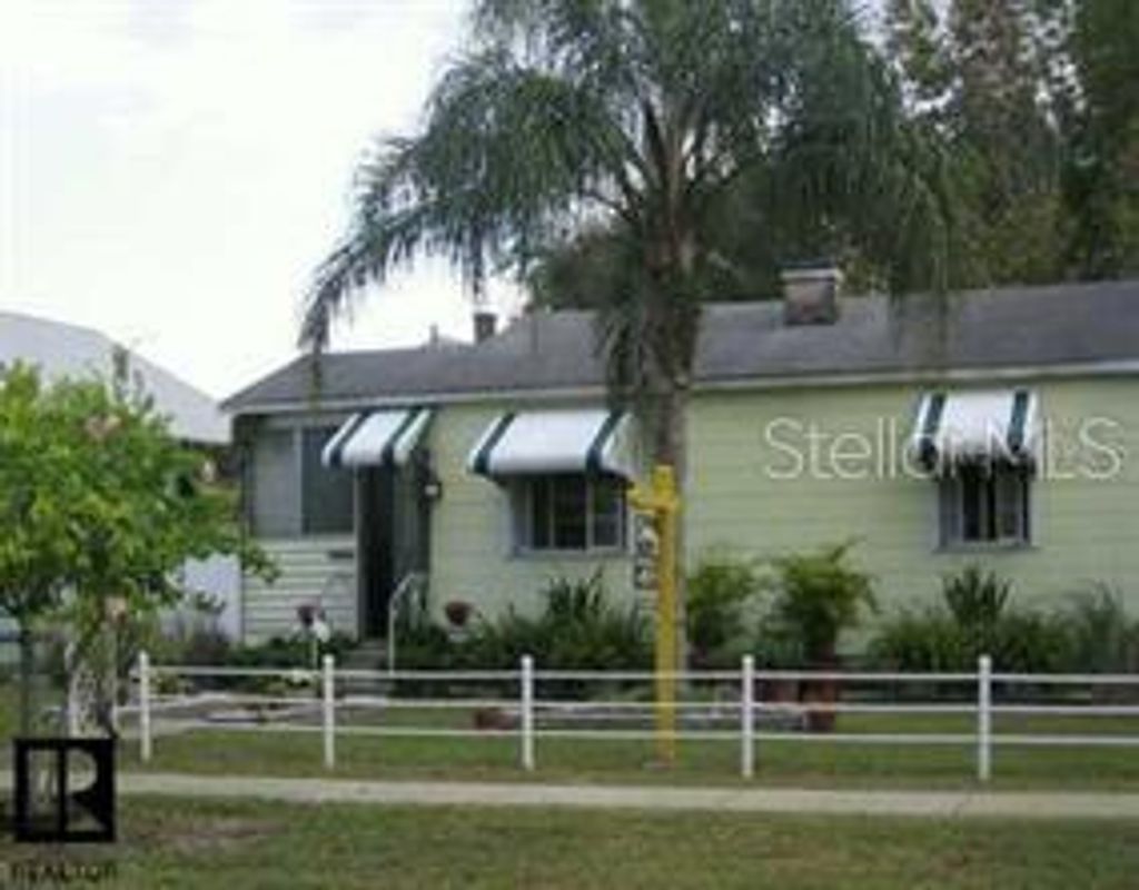 Photo of 2122 6th Avenue N, St Petersburg, FL 33713 (MLS # TB8473621)