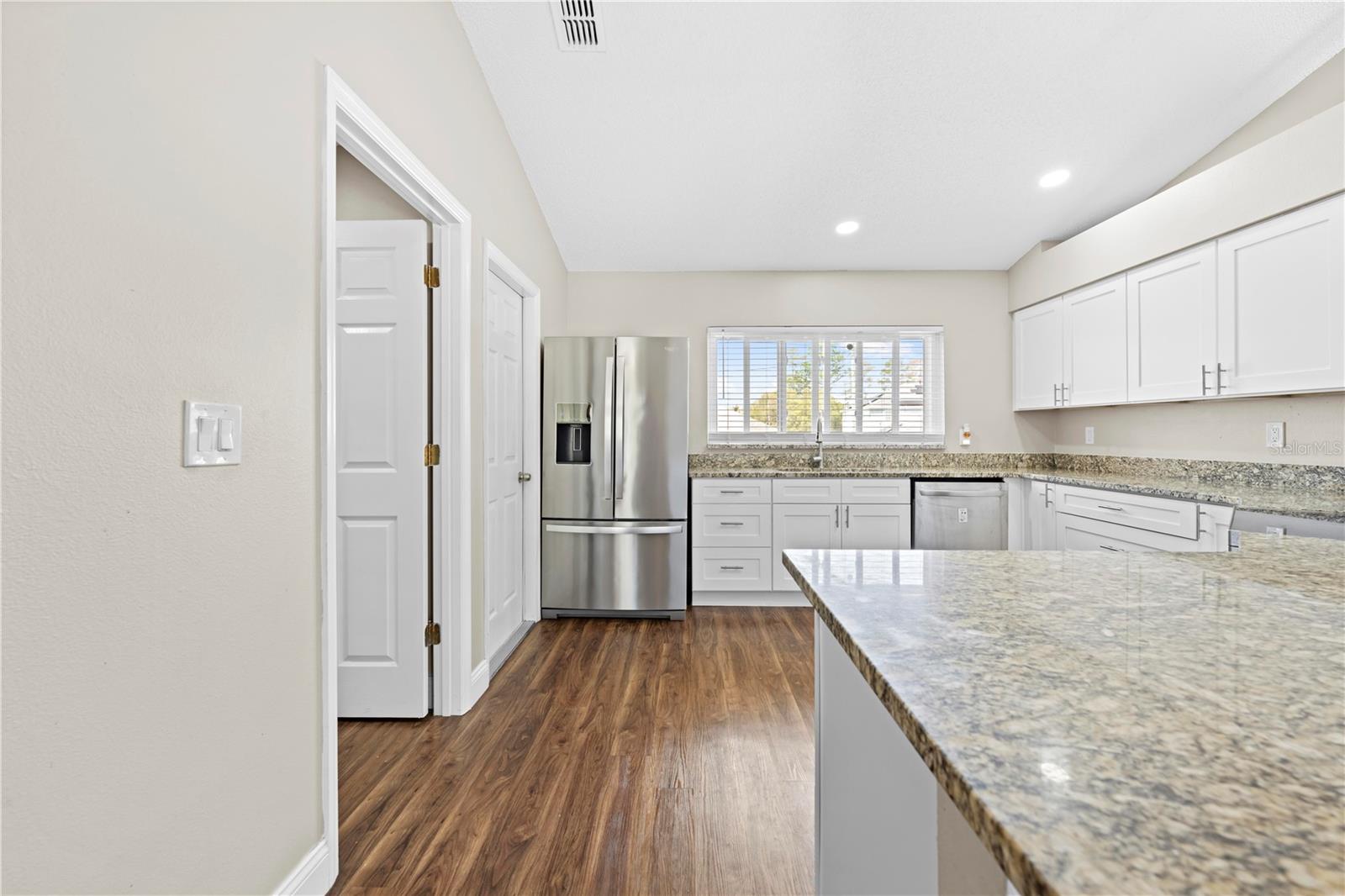 SPRING HILL UNIT 20 BLK 1334 LOT 5 - Residential