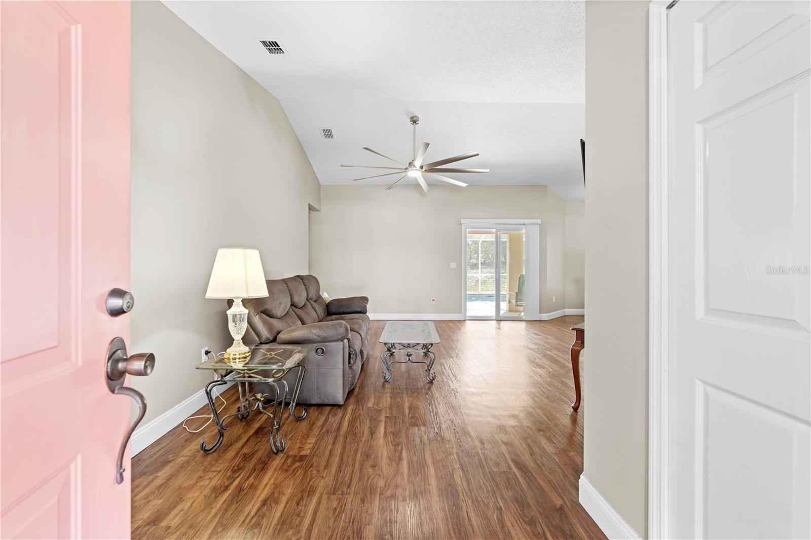 SPRING HILL UNIT 20 BLK 1334 LOT 5 - Residential