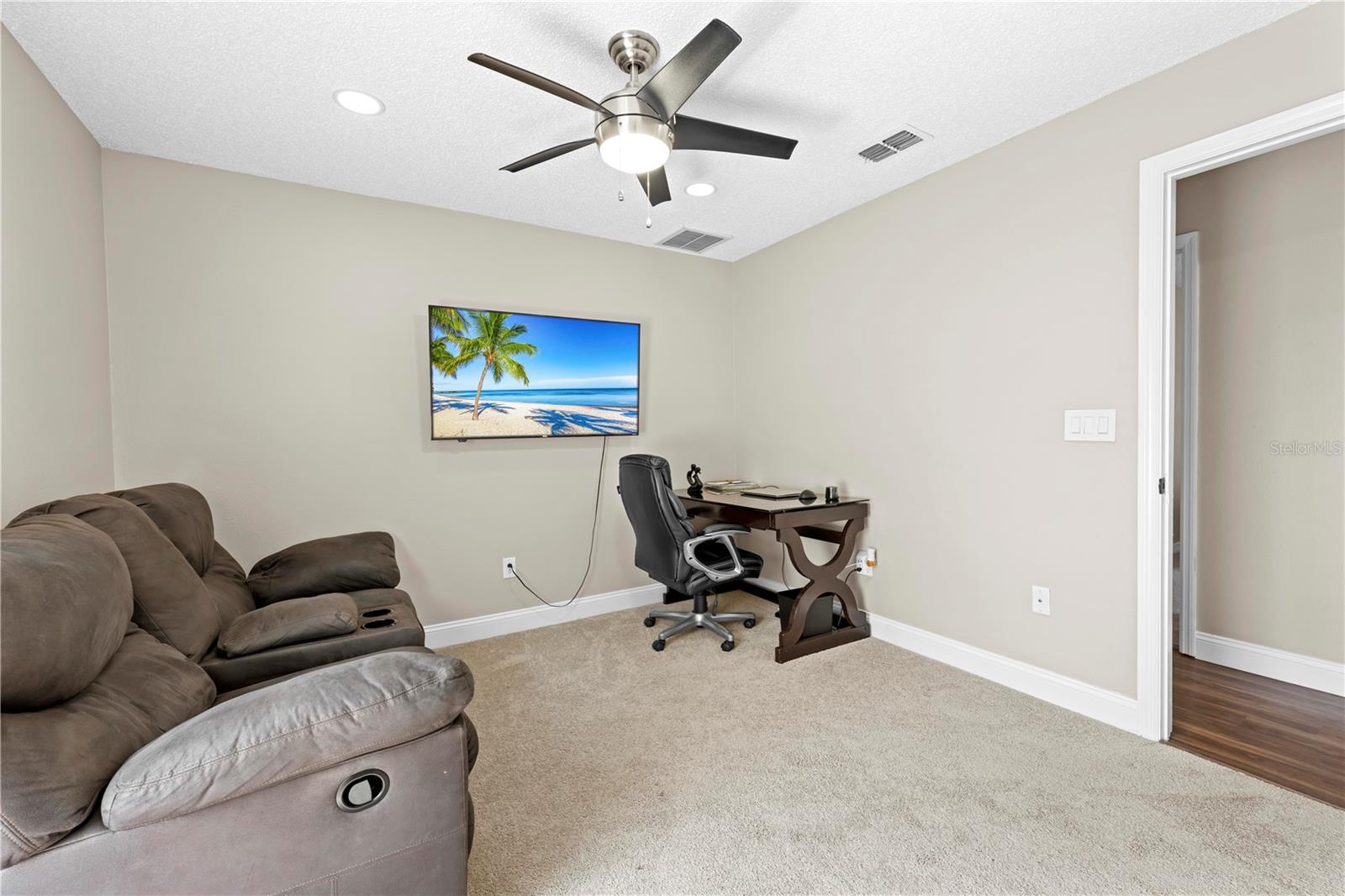 SPRING HILL UNIT 20 BLK 1334 LOT 5 - Residential