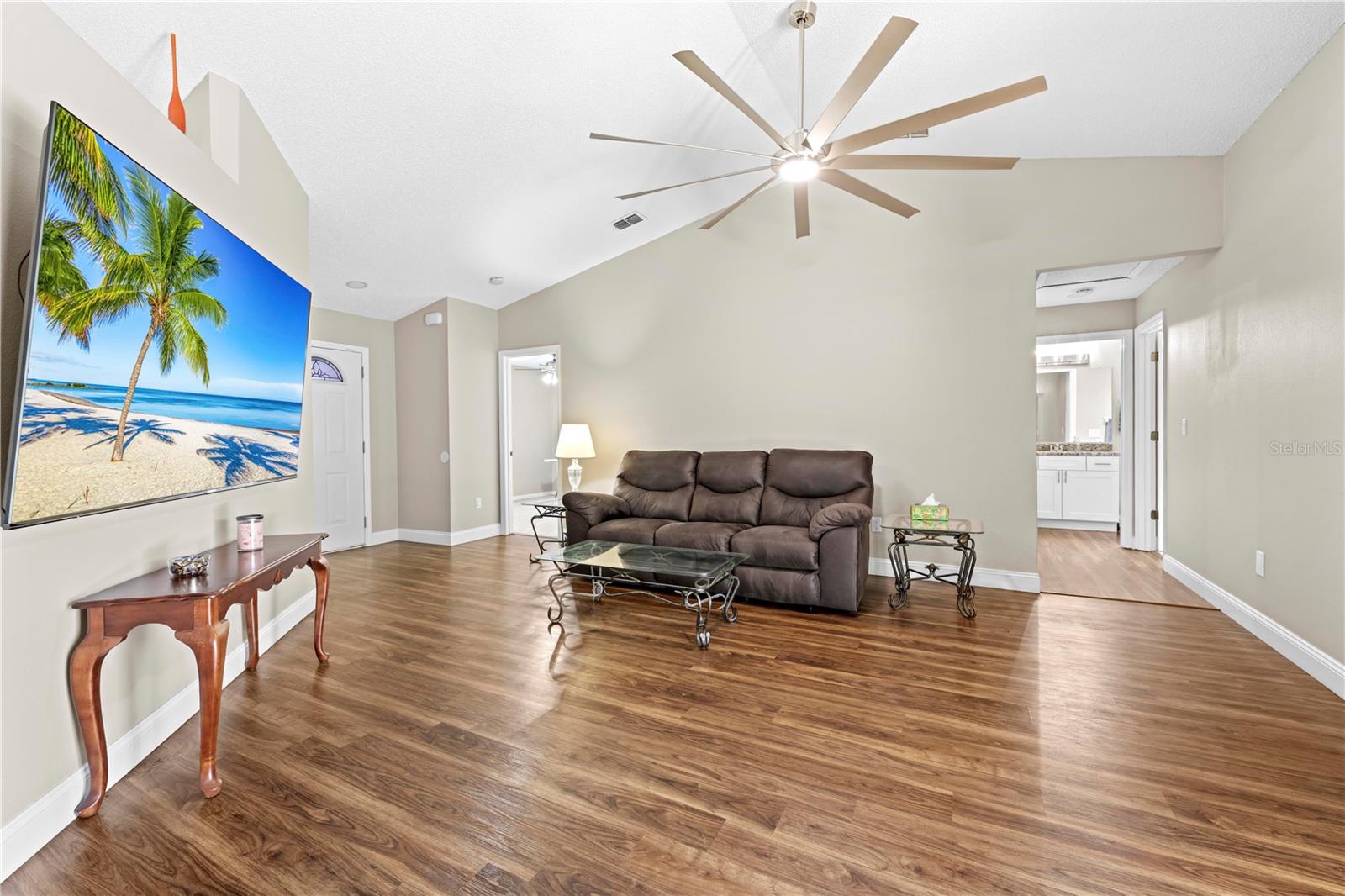 SPRING HILL UNIT 20 BLK 1334 LOT 5 - Residential