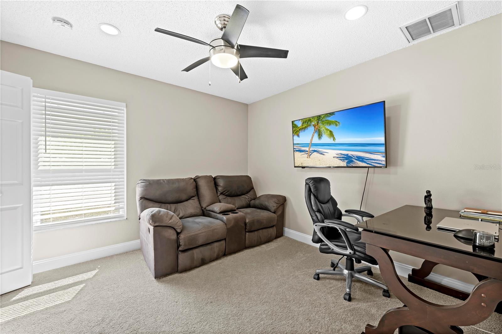 SPRING HILL UNIT 20 BLK 1334 LOT 5 - Residential