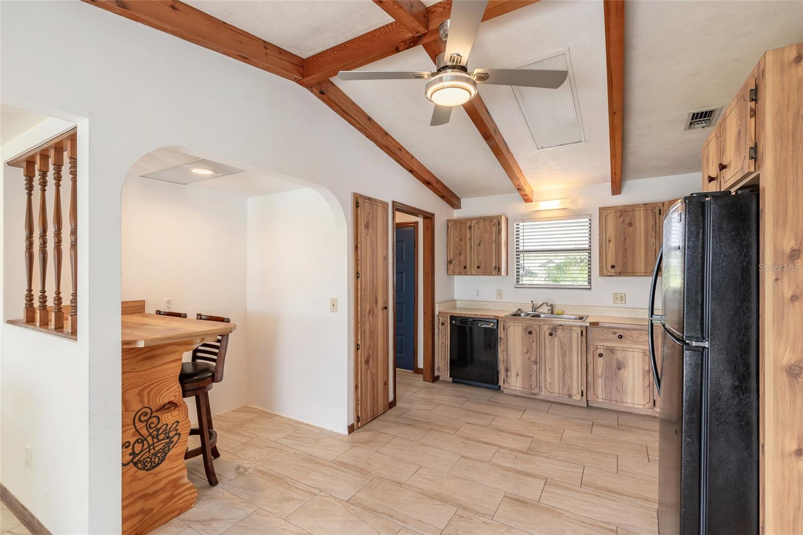 827 PINE TREE COURT