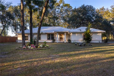 A home in CHIEFLAND