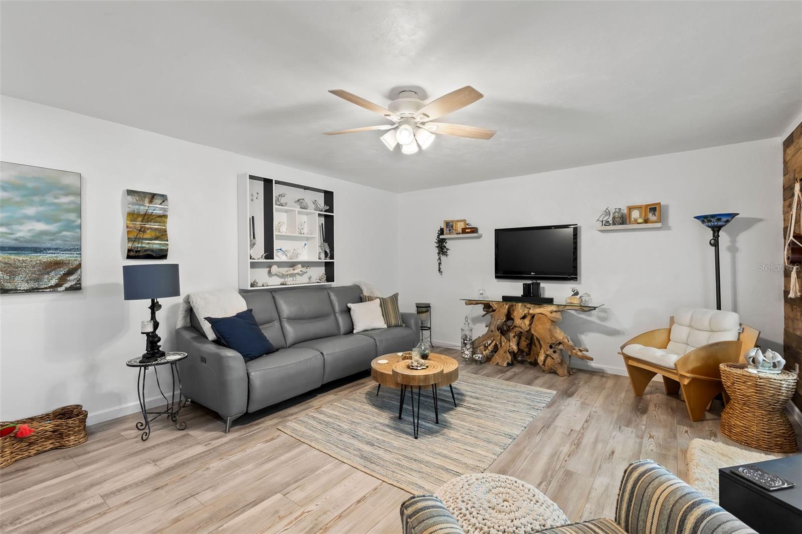 135 MOONSTONE COURT