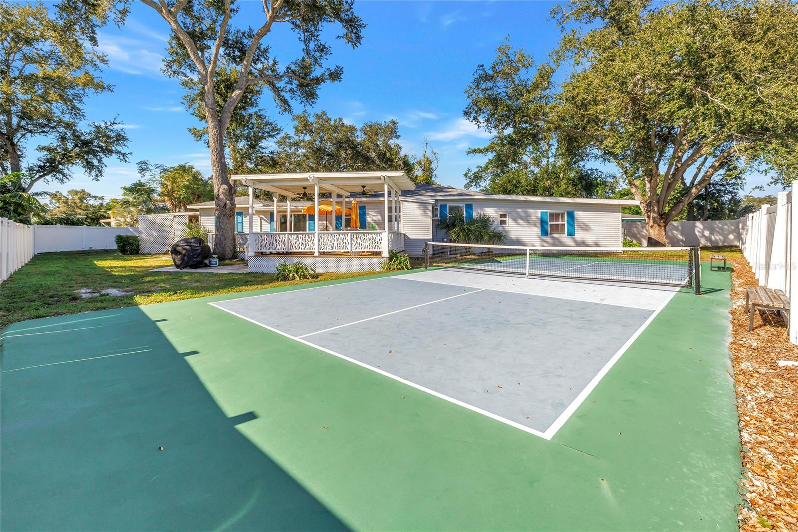 10804 SEMINOLE DRIVE N