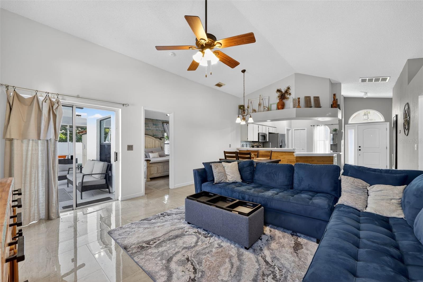 BAYS END - Residential