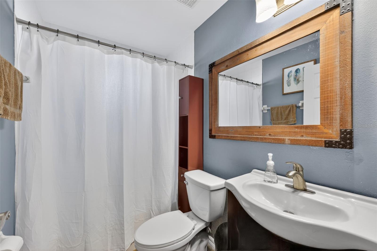 BAYS END - Residential