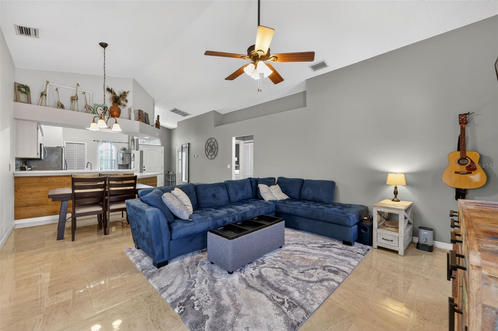 BAYS END - Residential