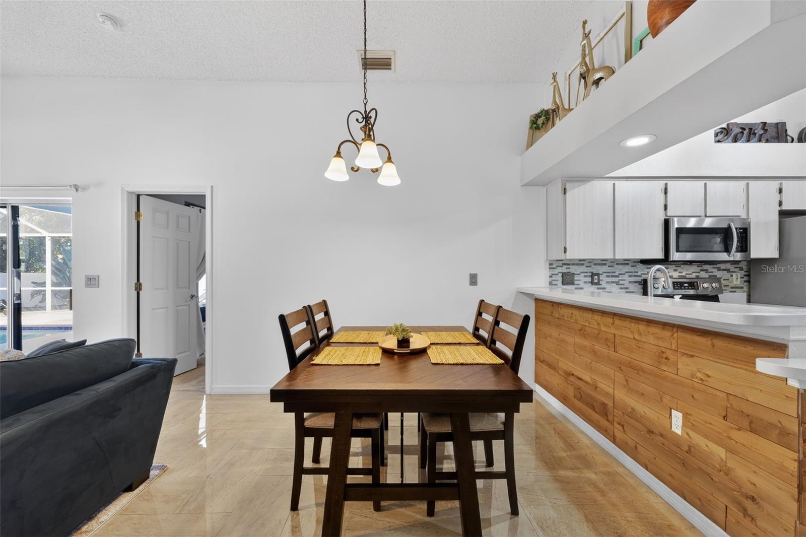 BAYS END - Residential