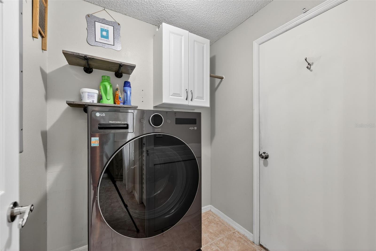 BAYS END - Residential