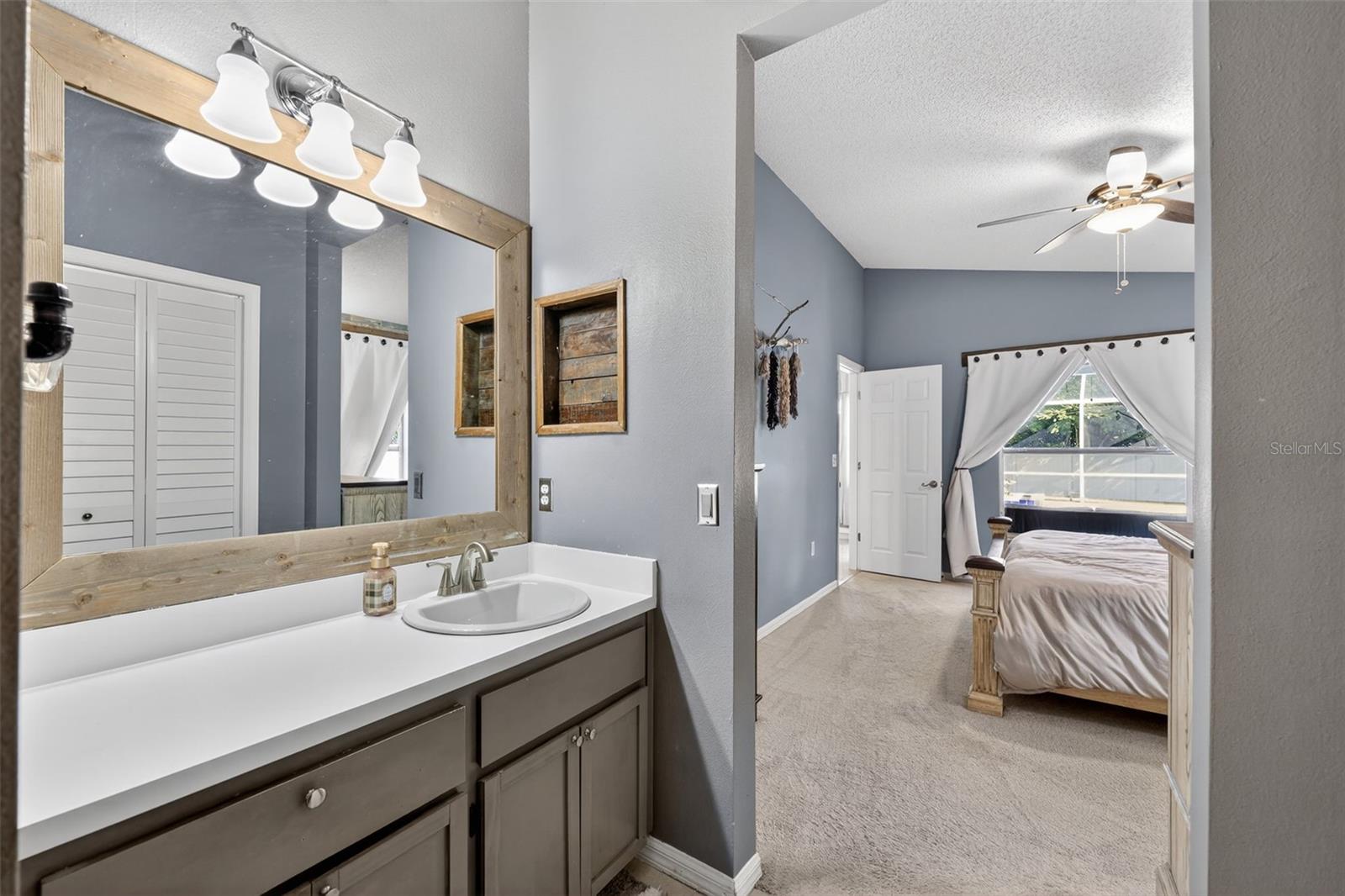 BAYS END - Residential