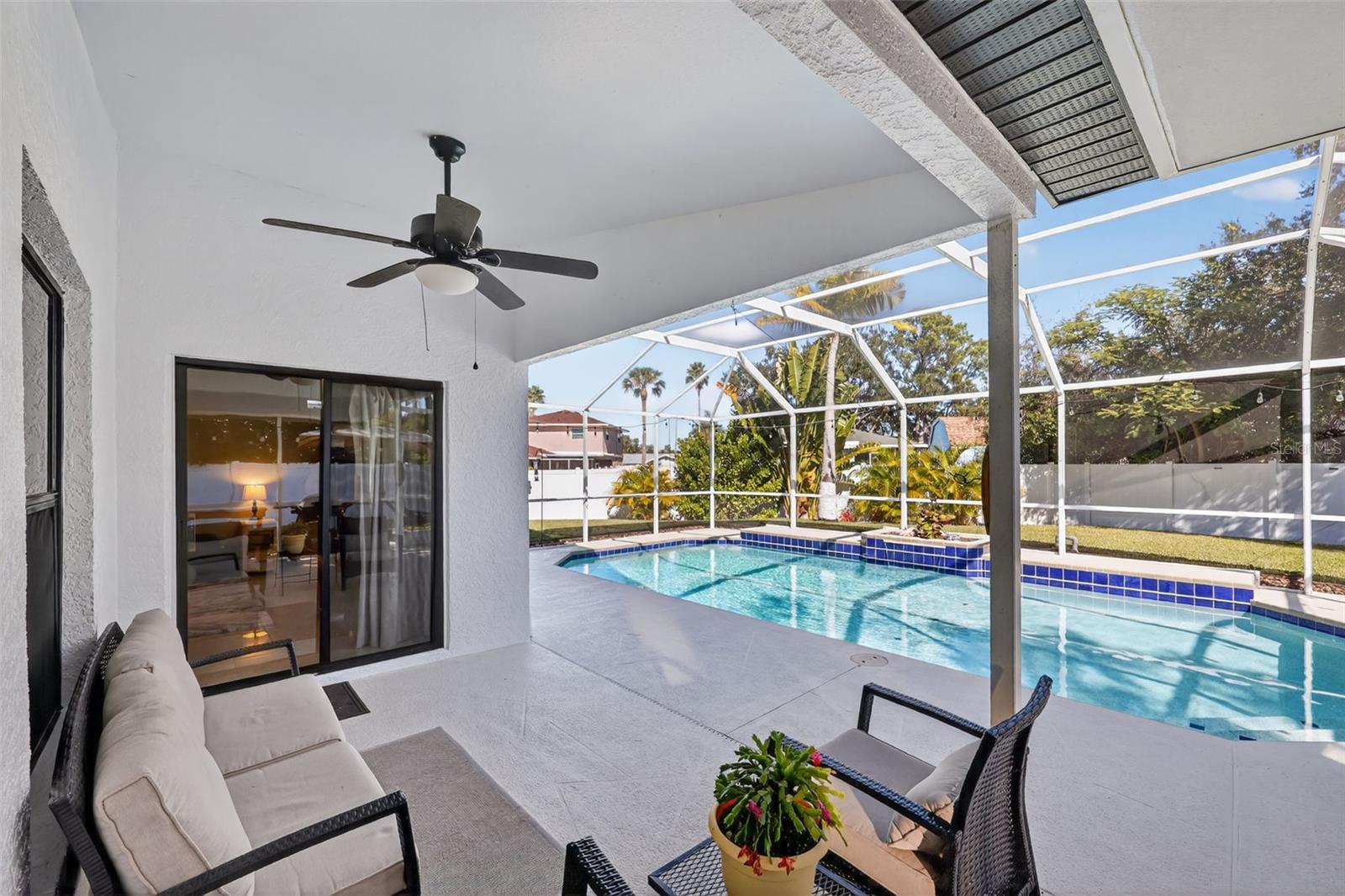 BAYS END - Residential