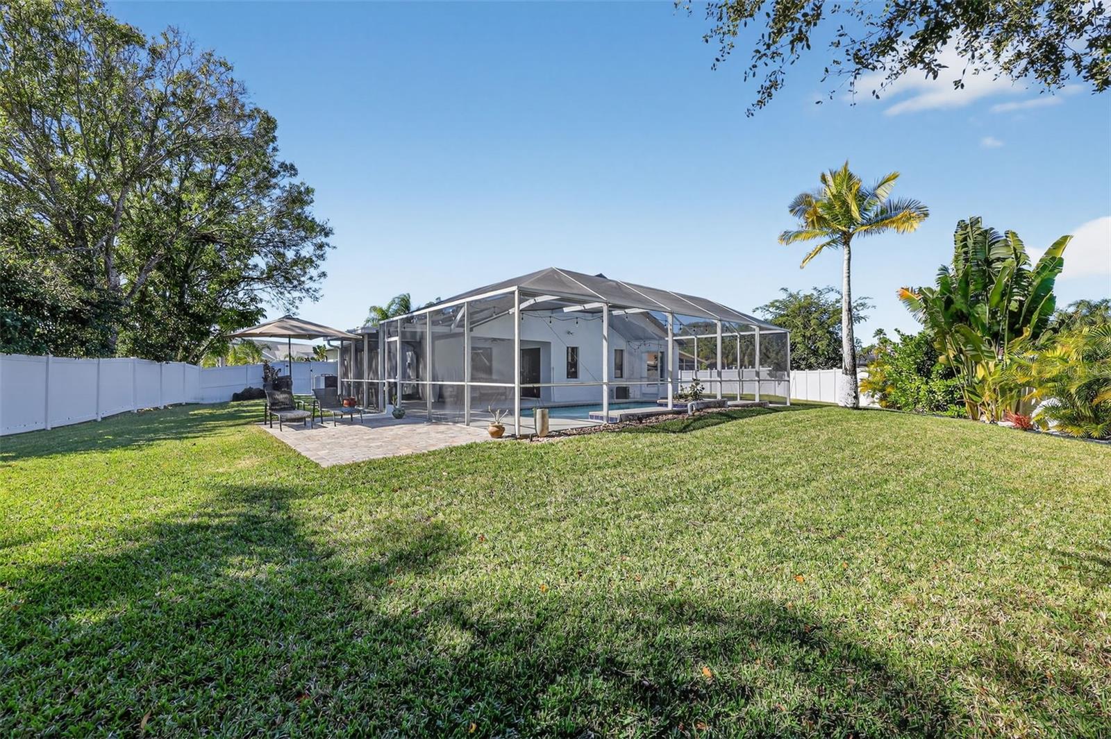 BAYS END - Residential