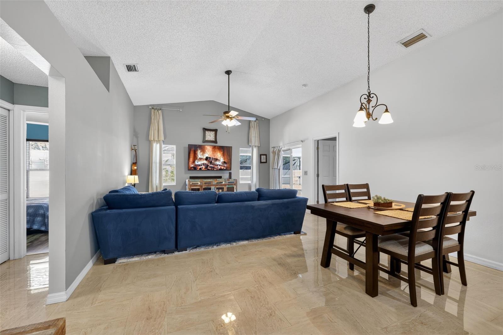 BAYS END - Residential